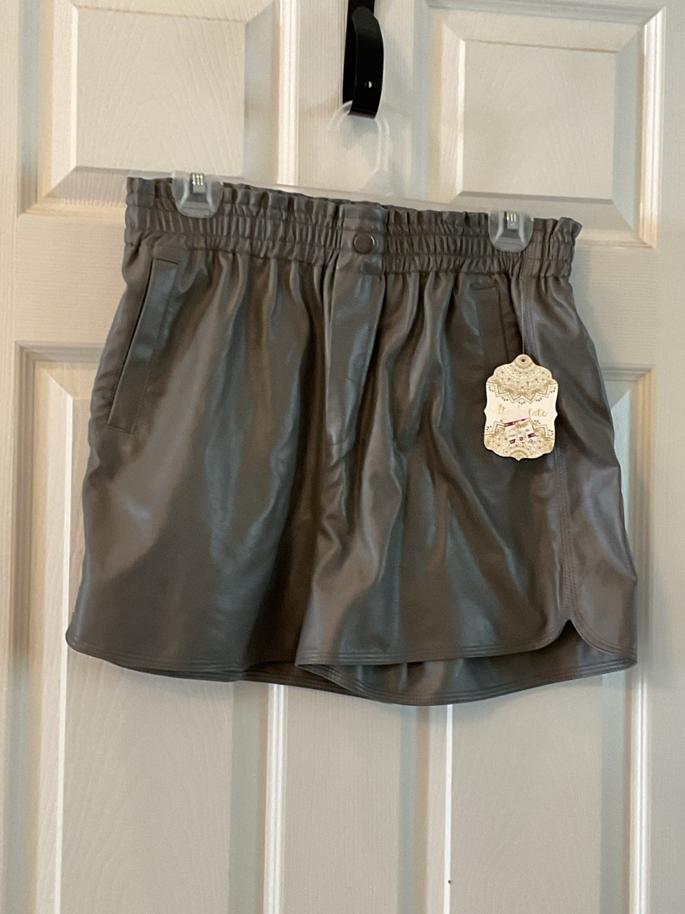 Alter’d State NWT Womens Size Large Charcoal Gray Shorts